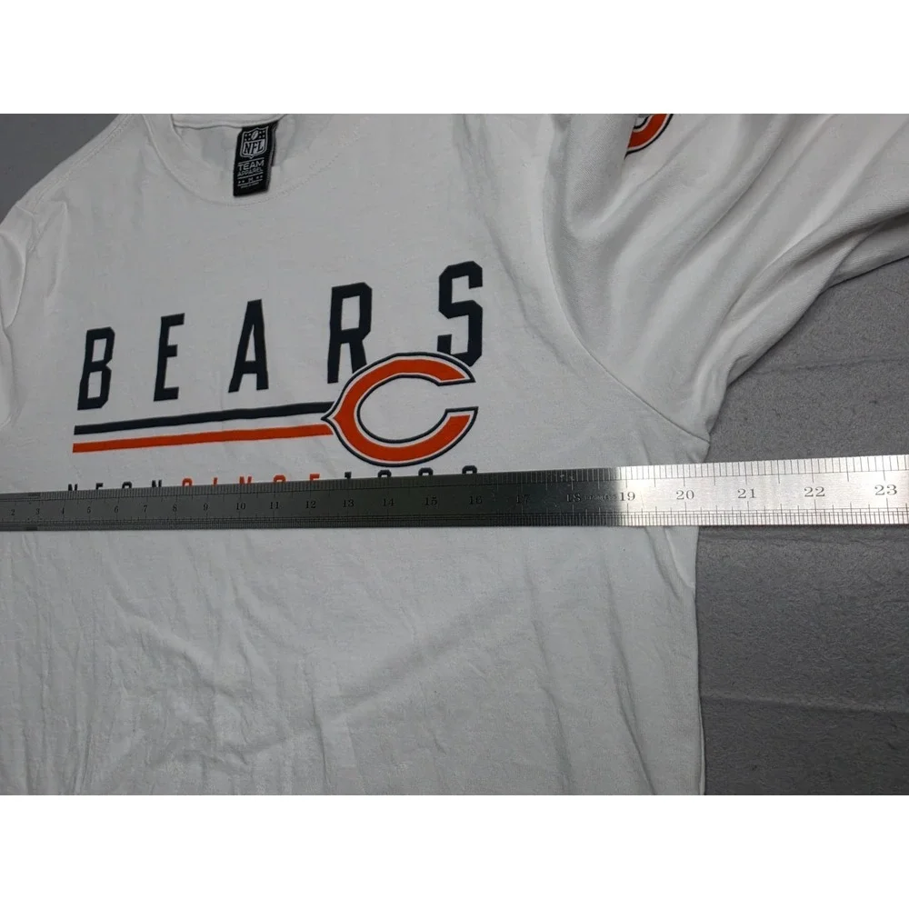 NFL Team Apparel Chicago Bears Football Shirt Mens Medium White Cotton Graphic